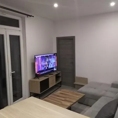 Bel Spacieux - Cuisine Equipee - Tv Ultra Hd 138cm - Balcon Apartment