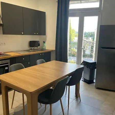 Bel Spacieux - Cuisine Equipee - Tv Ultra Hd 138cm - Balcon Apartment Beziers