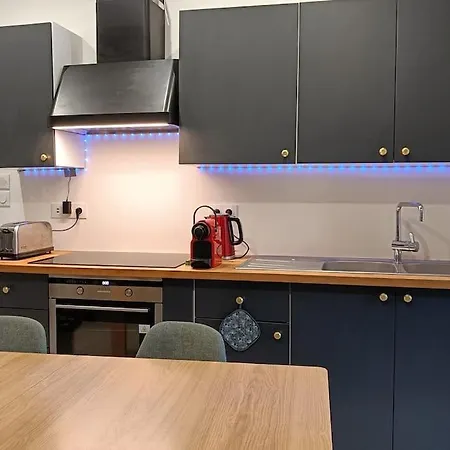 Bel Spacieux - Cuisine Equipee - Tv Ultra Hd 138cm - Balcon Apartment