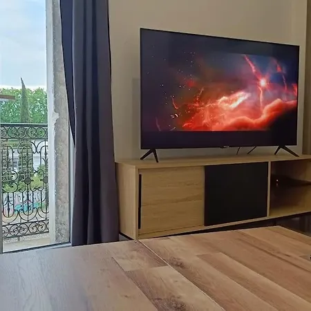 Bel Spacieux - Cuisine Equipee - Tv Ultra Hd 138cm - Balcon Apartment *