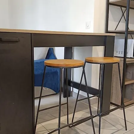 Bel Spacieux - Cuisine Equipee - Tv Ultra Hd 138cm - Balcon Apartment *