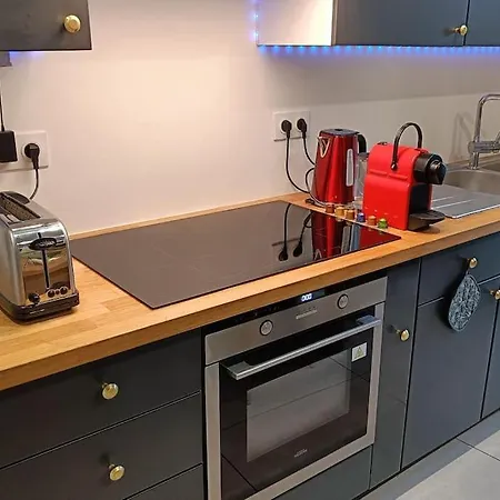 Bel Spacieux - Cuisine Equipee - Tv Ultra Hd 138cm - Balcon Apartment